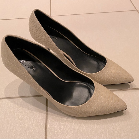 Aldo Tan Heels - size 10 - Picture 2 of 3